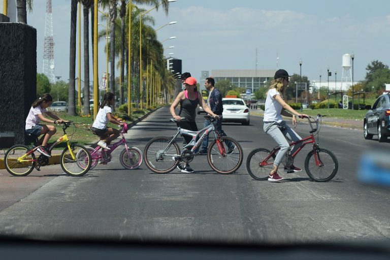 Es necesario que padres acompañen a los niños hacia la nueva normalidad post COVID-19
