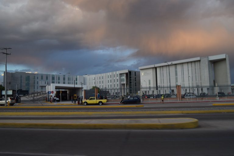 Mientras Aguascalientes reanuda actividades y no aplana la curva, Guanajuato tiene su peor día en COVID-19