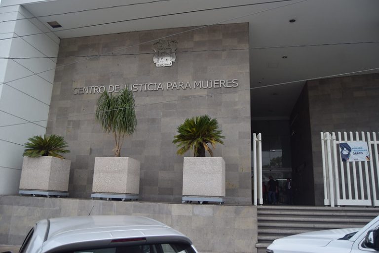 Despiden a trabajadoras del Centro de Justicia para las Mujeres en plena emergencia sanitaria