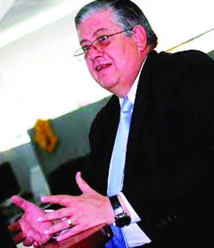 Raúl Cuadra gana amparo