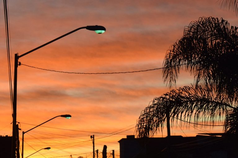 Rehabilitan alumbrado público en Avenida Aguascalientes y Alameda
