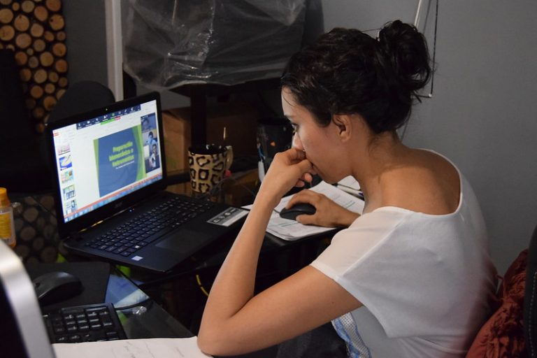 Maestros en Aguascalientes no dan retroalimentación a alumnos, incertidumbre en el modelo a distancia