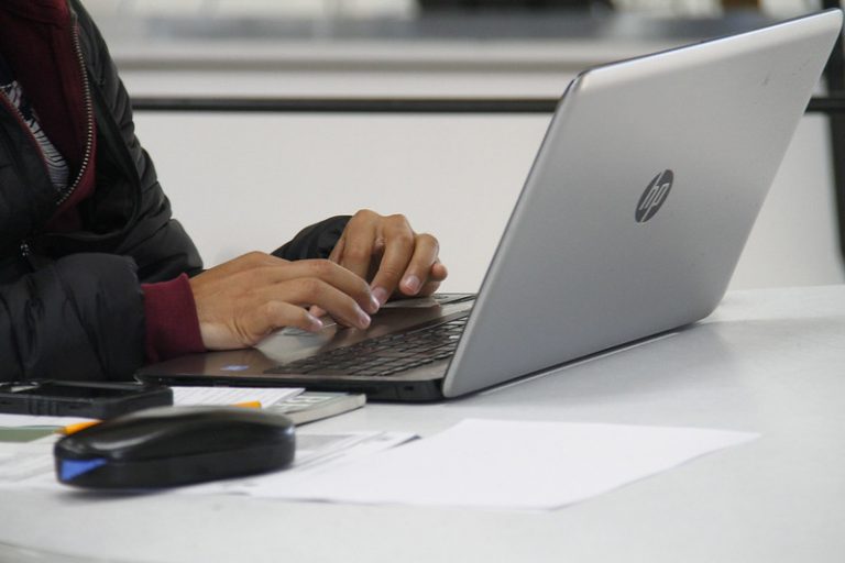 Clases a distancia no funcionan para todos en la UAA