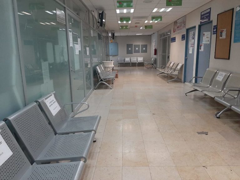 Armonizan legislación para la gratuidad de los servicios de salud a no derechohabientes