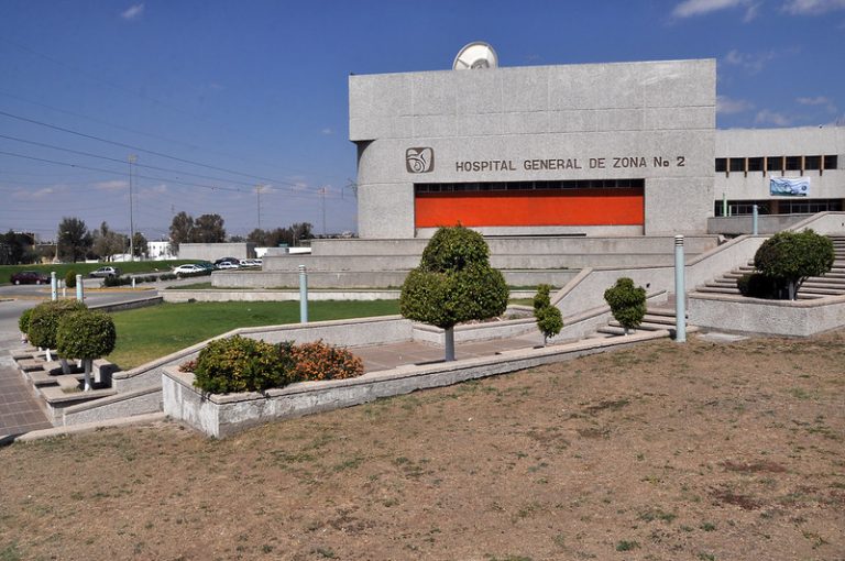 Martín Orozco, gobernador de Aguascalientes, recorrió el Hospital General de Zona 2