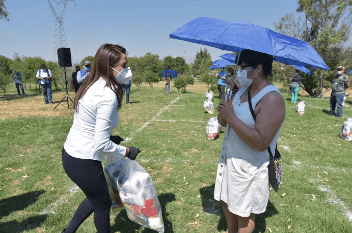 Llevan ayuda a chatarreros y acopiadores de la capital de Aguascalientes