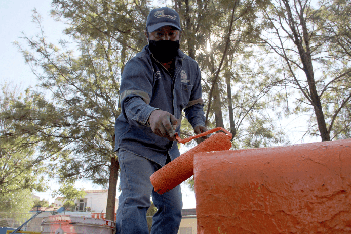 Dan mantenimiento a parques de Aguascalientes