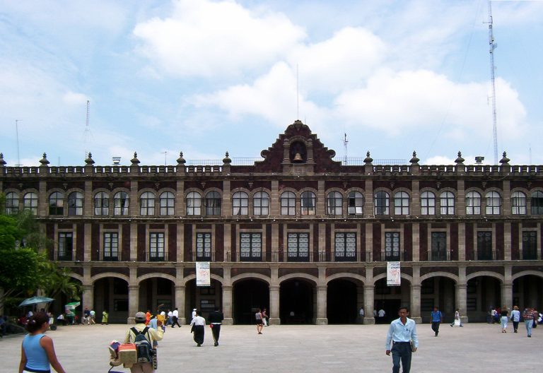 En Cuernavaca piden crédito por 93mdp, dicen que no tienen “ni para la quincena”