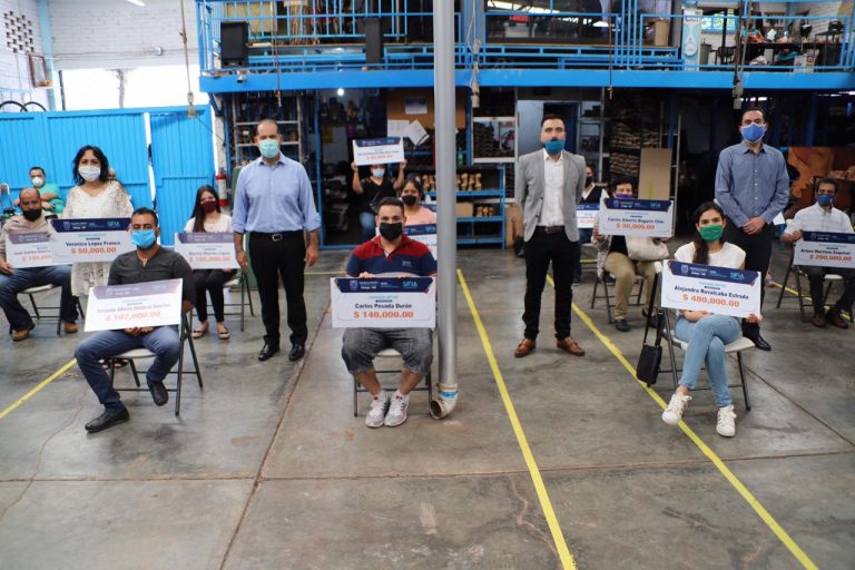 En Aguascalientes, entregan créditos por cerca de 2 mdp a sector comercial y de servicios