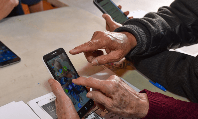 Adultos mayores: estigmatizados en Twitter a raíz del Covid-19 