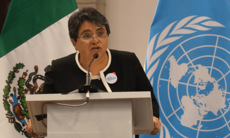 La jefa del SAT, Raquel Buenrostro, consiente a los suyos con vales de despensa