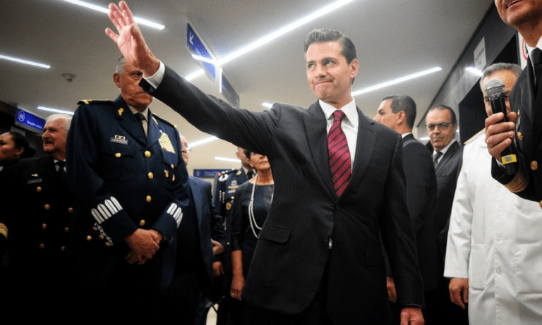 El enjambre. Sombras de Los Pinos facturan millones con la 4T