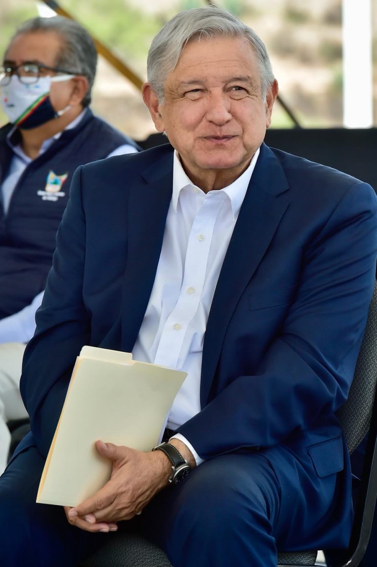 AMLO no es comunista/ Memoria de espejos rotos 