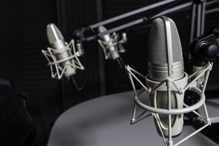 Voces reprimidas: contagios de Covid-19 en RyTA y Comunicación Social