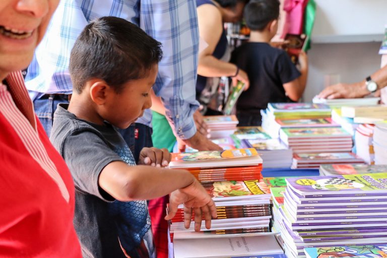 Hay que hacer redes de apoyo para niños cuando ambos padres trabajan