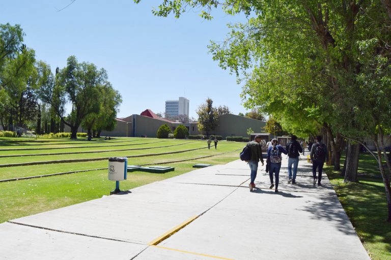 Estudiantes de la UAA están varados en Chile: incertidumbre y desesperación