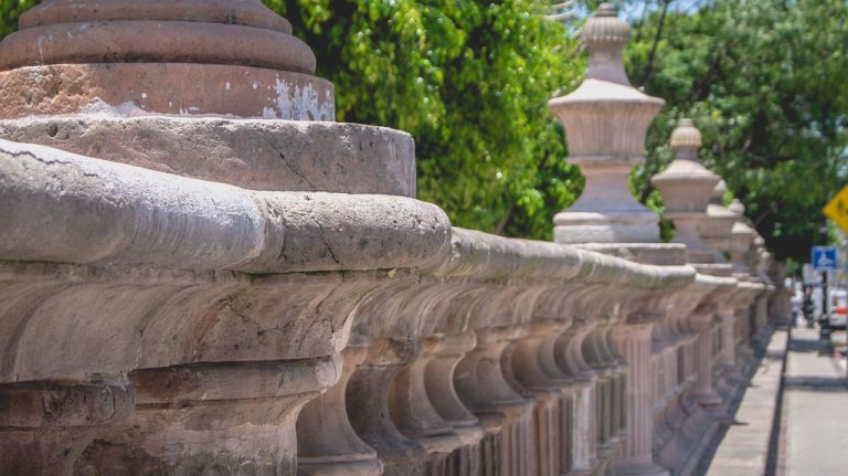 Leyendas de Aguascalientes que tal vez no conocías: El fantasma del jardín, la calle de la estrella y el mito del beso