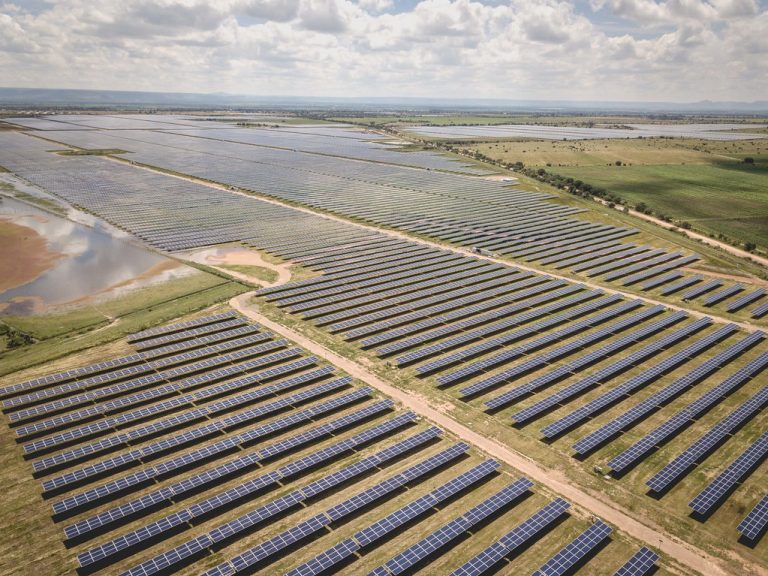 Fuerzas políticas exigen que se aclare la supuesta demanda contra Next Energy