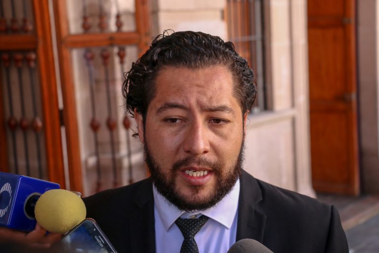 Detenida, denuncia penal por atentados al pudor y asedio laboral contra Gustavo Gutiérrez de la Torre, titular de la CMOV Aguascalientes