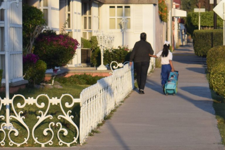 Padres de familia también necesitan de la vacuna para un regreso a clases de manera segura en Aguascalientes