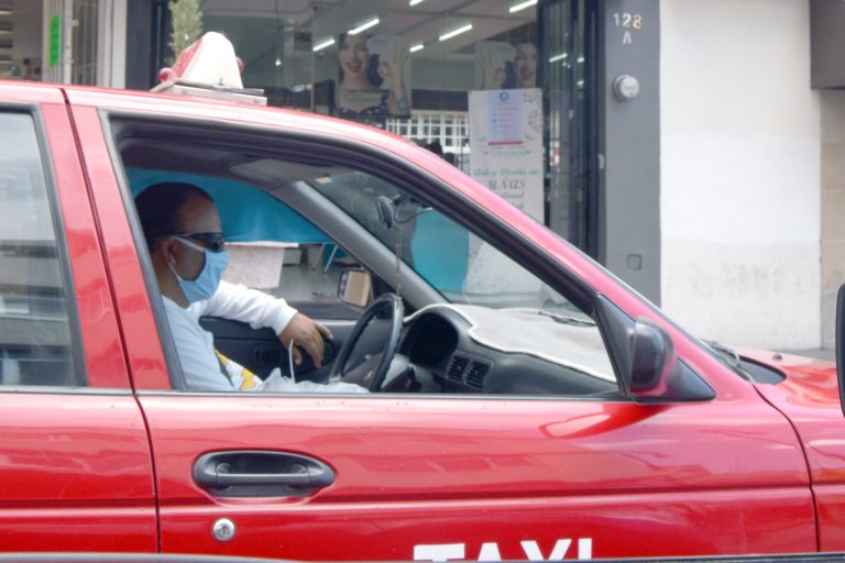 Taxistas de Aguascalientes piden que se divulguen los protocolos contra Covid-19 para que no sean sancionados