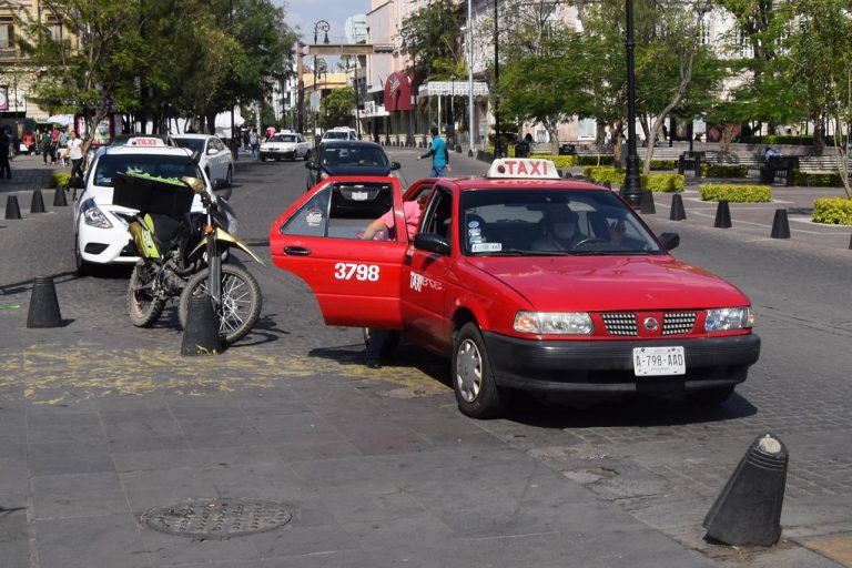 Sin reactivación económica para el sector taxista en Aguascalientes