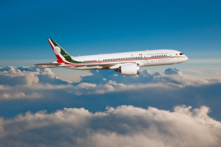 Hay una oferta por el avión presidencial; la mitad sería pagada con equipo médico