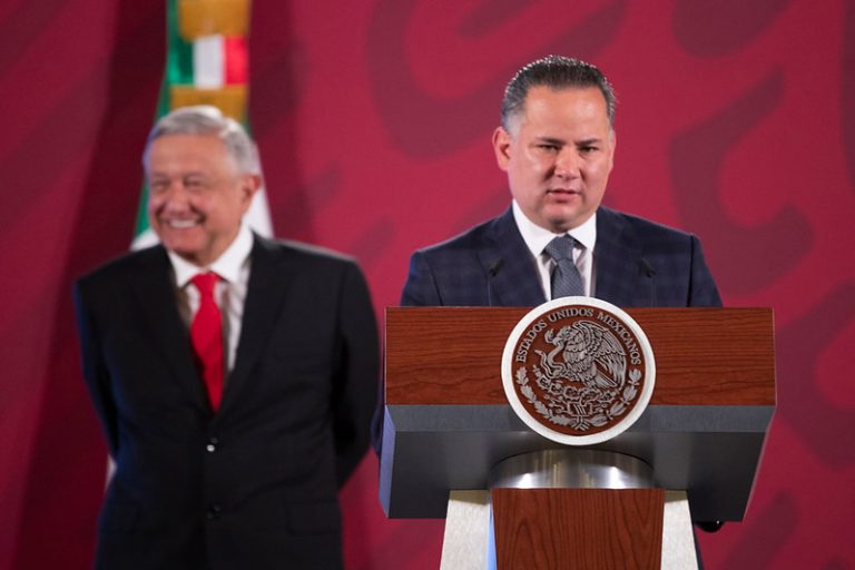 Santiago Nieto renuncia a la UIF; lo sustituye Pablo Gómez