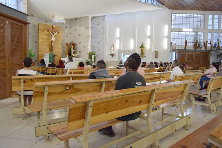 Permanecerán abiertas iglesias esta semana a pesar del semáforo rojo en Aguascalientes