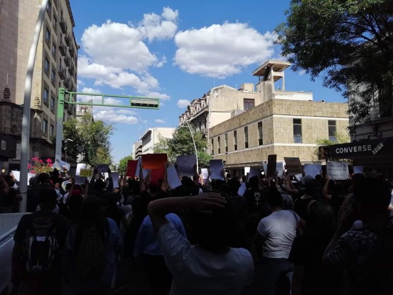 Brutal/ Bajo presión 