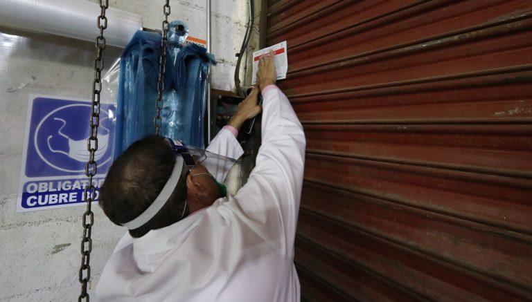 Guardia Sanitaria suspendió cuatro locales del Agropecuario en Aguascalientes