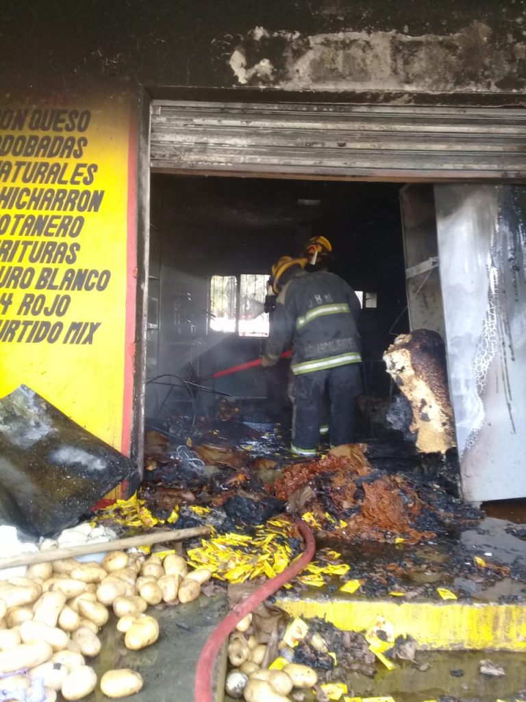 Bomberos en Aguascalientes sofocaron incendio 