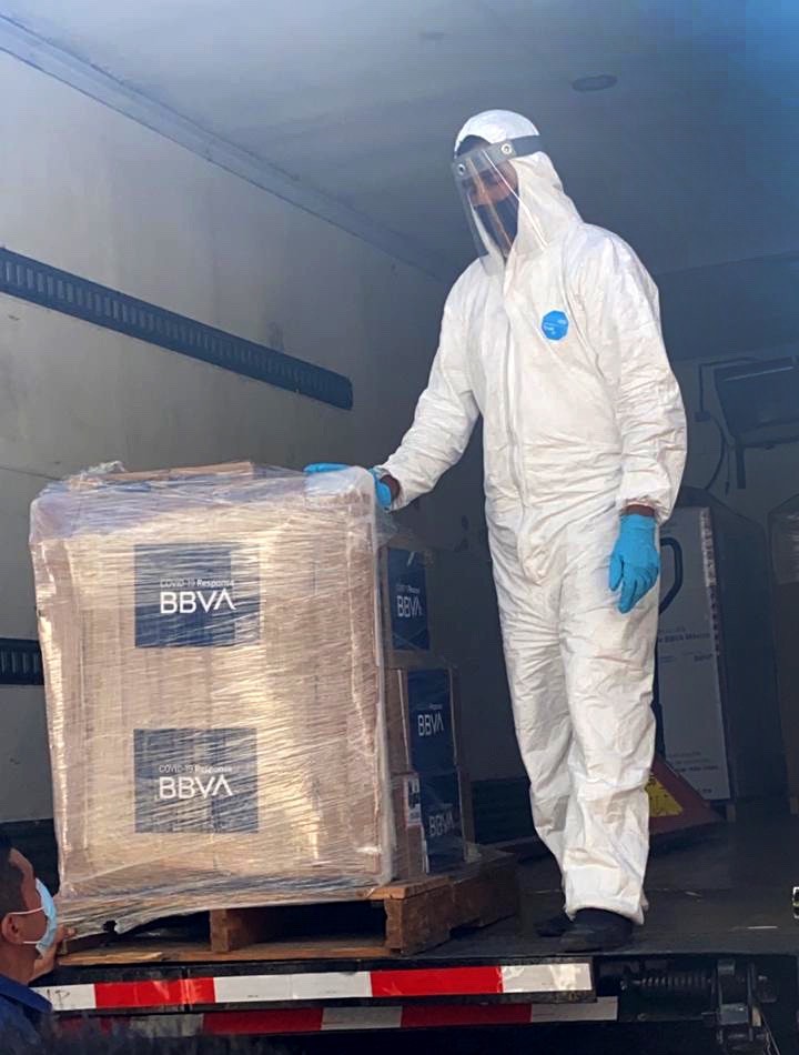 Donan 105 ventiladores a hospitales del Issste que atienden Covid-19