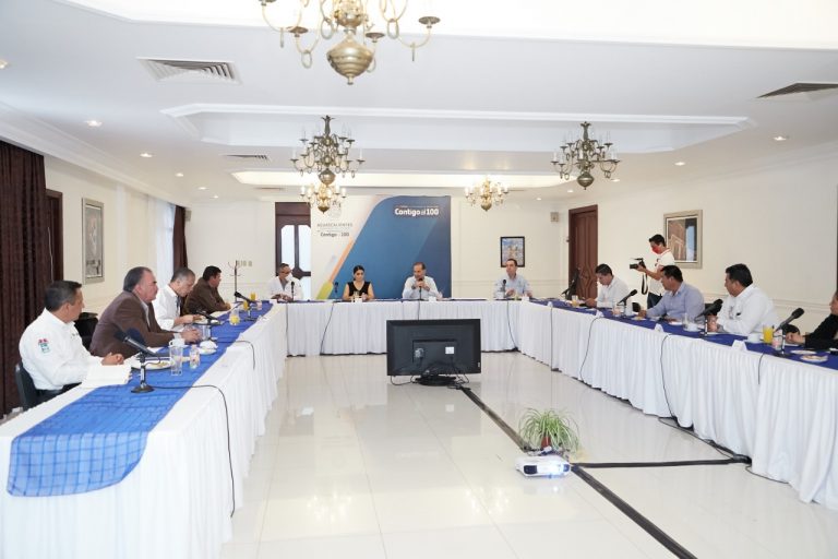 Trataron temas de salud y economía en reunión entre gobernador y alcaldes de Aguacalientes
