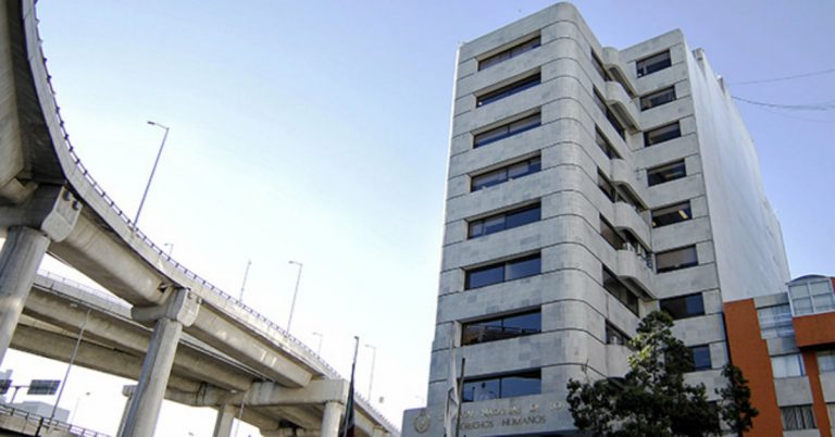 La CNDH dice desconocer “acciones” contra funcionario despedido y anuncia investigación