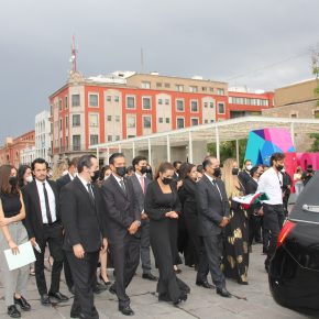 photo5116161100671461630