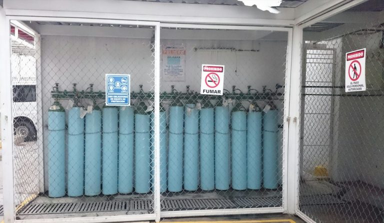 Presidencia se guardó 11 tanques de oxígeno durante el peor pico de la pandemia