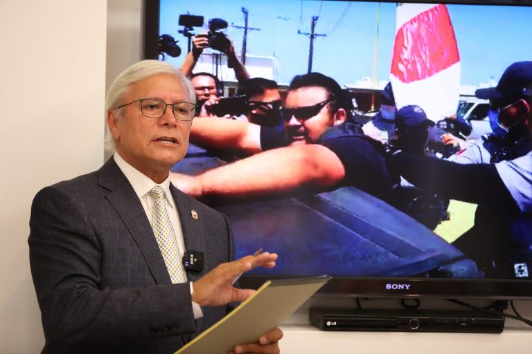 Bonilla pide la renuncia del titular de la SCT, después de que la Guardia Nacional recuperó la caseta federal que el gobernador tomó ilegalmente