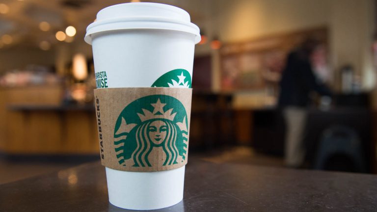 Las redes sociales le quitaron su Starbucks falso a Venezuela: la historia