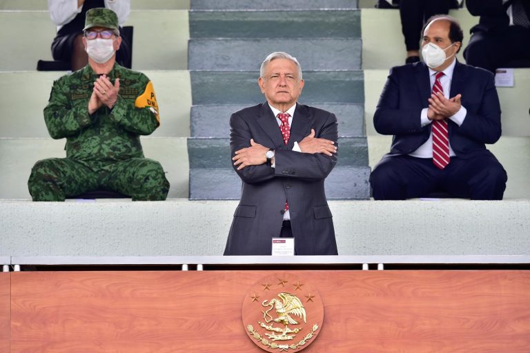 El presidente López Obrador insiste en reducir presupuesto al INE y partidos, “aunque se enojen”