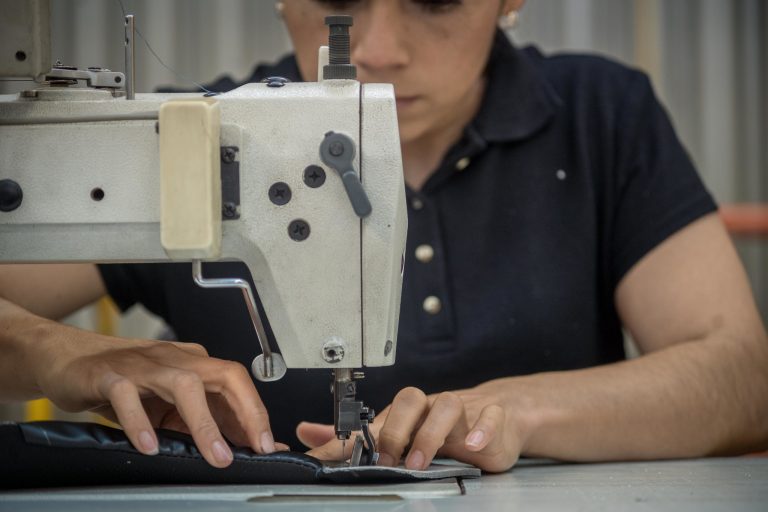 En diciembre, las horas trabajadas en las industrias manufactureras aumentaron 1.4%