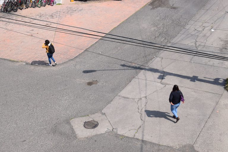 Independencia económica en mujeres podría prevenir nuevos casos de adicción