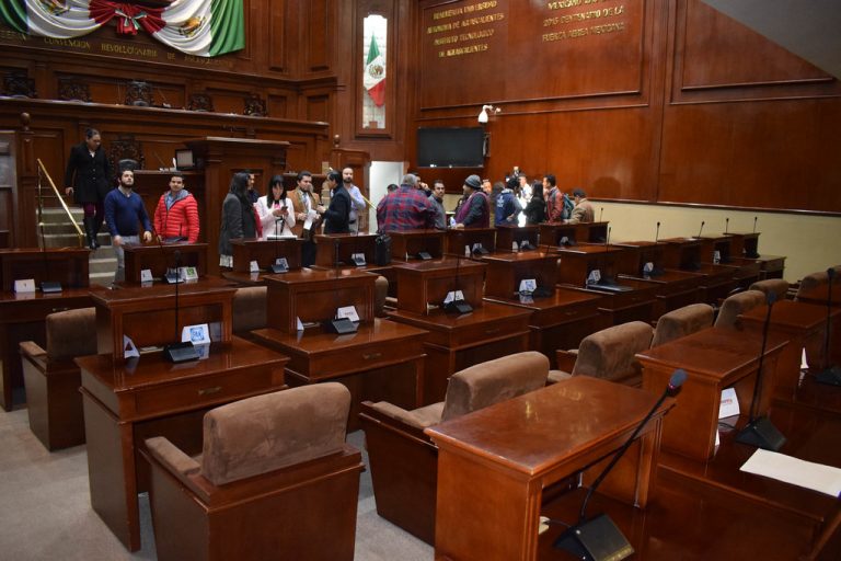 Multan al Congreso de Aguascalientes por opacidad respecto al aumento de sus salarios