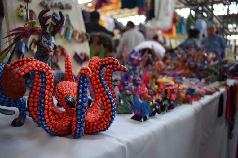 Artesanos en Aguascalientes malbaratan su obra para sobrevivir