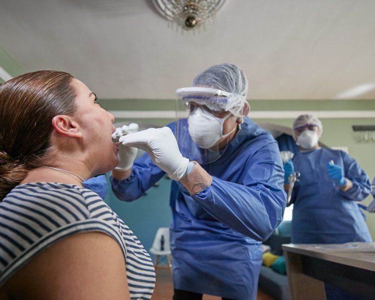 IMSS en Aguascalientes promete pruebas a pacientes con síntomas de Covid-19, pero no las aplica