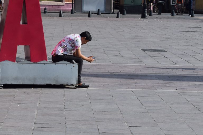 AT&T me vio la cara. Ahora cobra por ver videos de Facebook