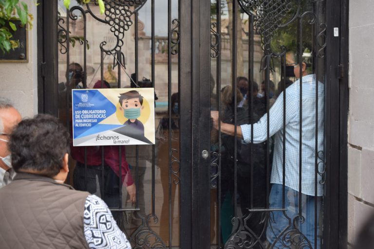 Proponen reubicar a trabajadores despedidos del Congreso de Aguascalientes