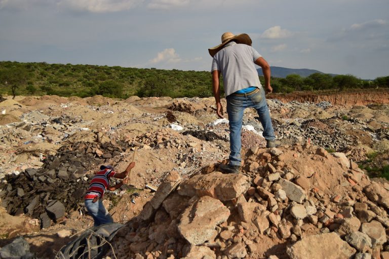 Gran problema al medio ambiente, los montones de escombros en espacios naturales de Aguascalientes