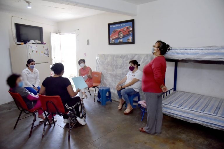 Entregan apoyo a familia en Aguascalientes en situación vulnerable   