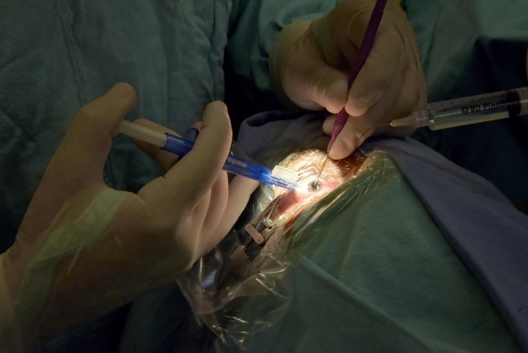 DIF Estatal y Banco de Ojos lanzan campaña de cirugías de cataratas gratuitas